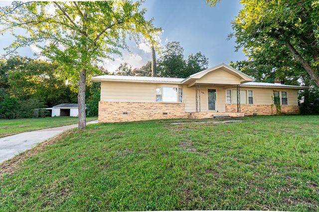 2613 Denton Rd, Dothan, AL 36303