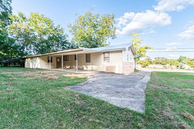 2613 Denton Rd, Dothan, AL 36303