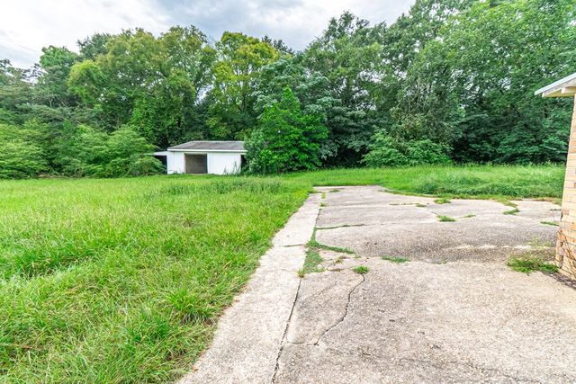 2613 Denton Rd, Dothan, AL 36303