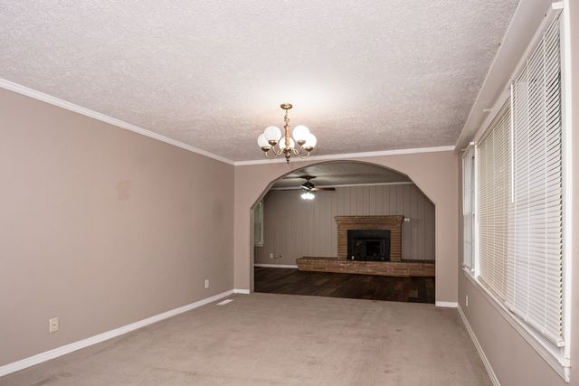 2613 Denton Rd, Dothan, AL 36303