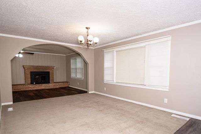 2613 Denton Rd, Dothan, AL 36303