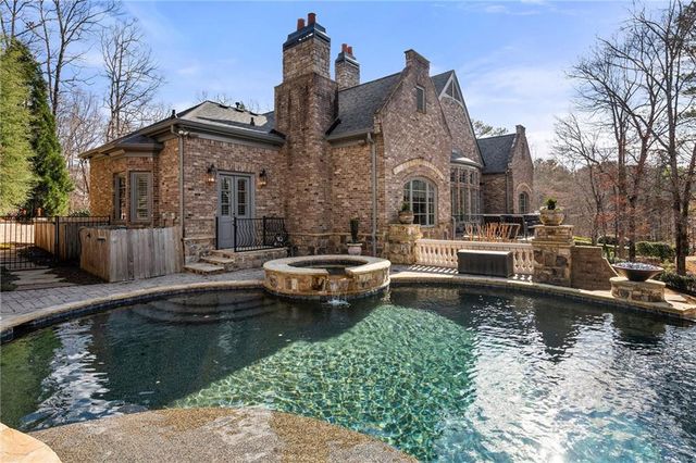 1105 Stonegate Court, Roswell, GA 30075