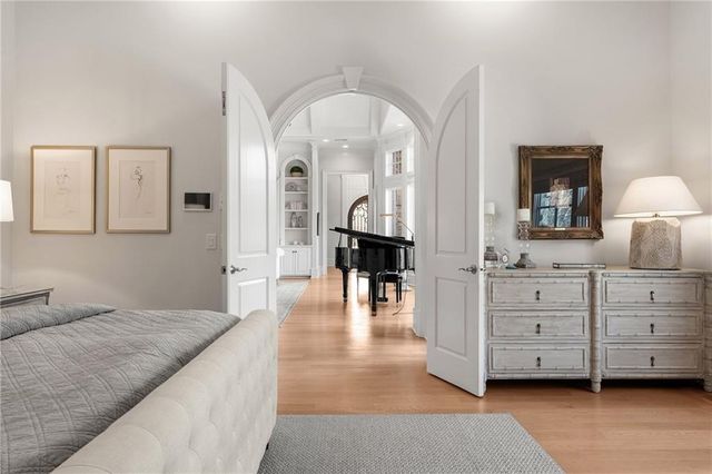 1105 Stonegate Court, Roswell, GA 30075