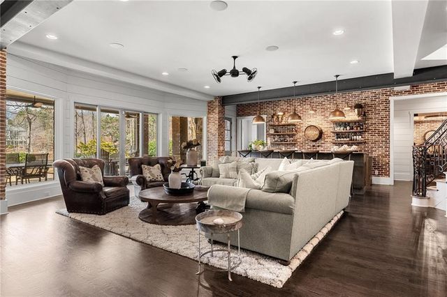 1105 Stonegate Court, Roswell, GA 30075