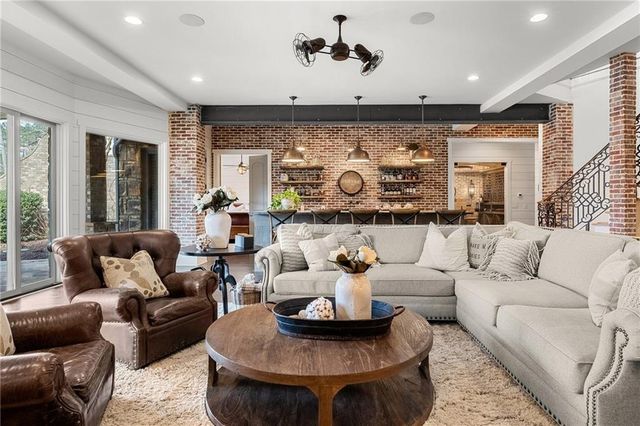 1105 Stonegate Court, Roswell, GA 30075