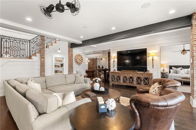 1105 Stonegate Court, Roswell, GA 30075