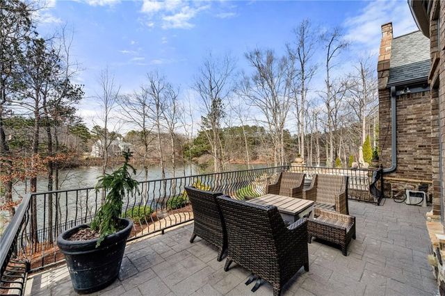 1105 Stonegate Court, Roswell, GA 30075