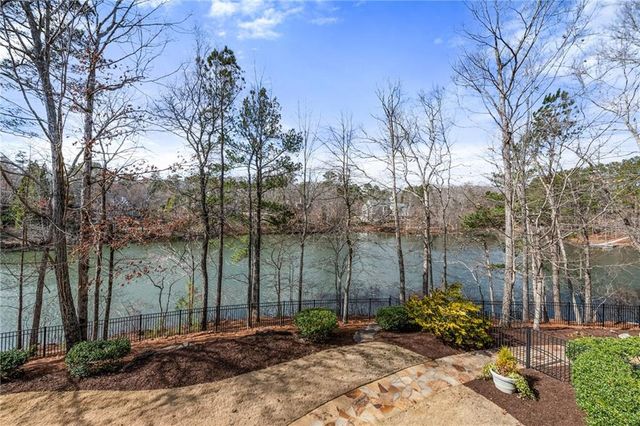 1105 Stonegate Court, Roswell, GA 30075