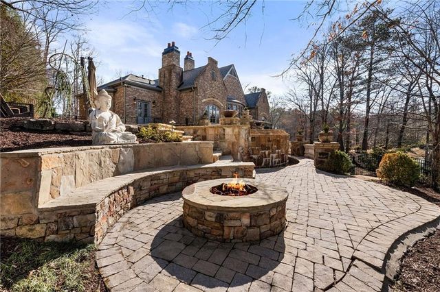 1105 Stonegate Court, Roswell, GA 30075