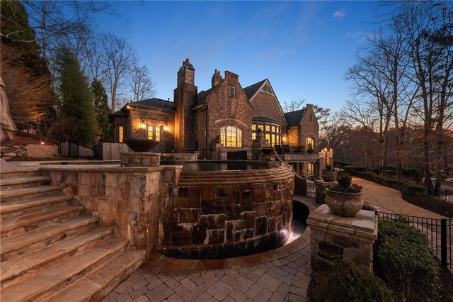 1105 Stonegate Court, Roswell, GA 30075