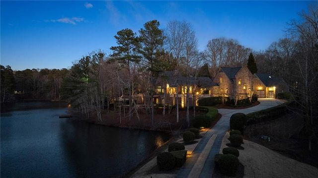 1105 Stonegate Court, Roswell, GA 30075