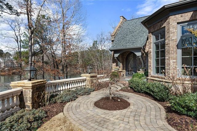 1105 Stonegate Court, Roswell, GA 30075