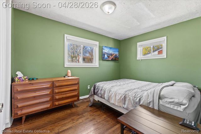 1232 N Stephen Avenue, Clawson, MI 48017