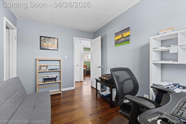 1232 N Stephen Avenue, Clawson, MI 48017