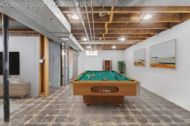 1232 N Stephen Avenue, Clawson, MI 48017