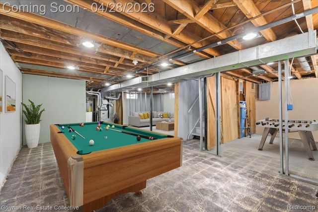 1232 N Stephen Avenue, Clawson, MI 48017