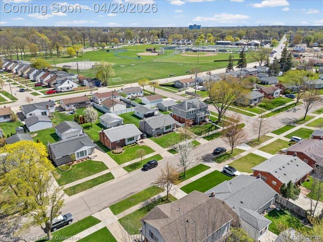 1232 N Stephen Avenue, Clawson, MI 48017