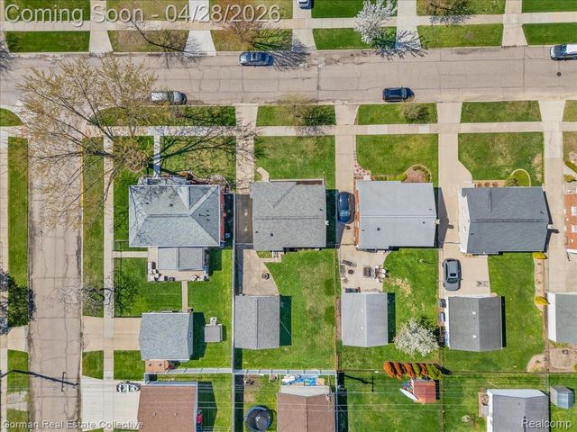 1232 N Stephen Avenue, Clawson, MI 48017