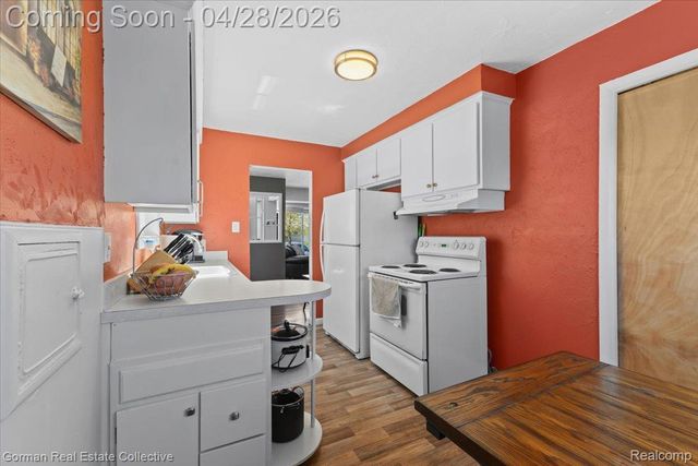 1232 N Stephen Avenue, Clawson, MI 48017