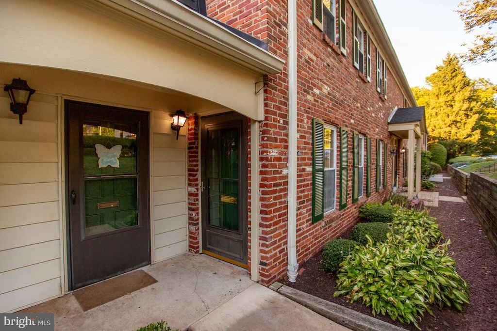 194 BERWICK PL #21E, LANSDALE, PA 19446 — photo 2