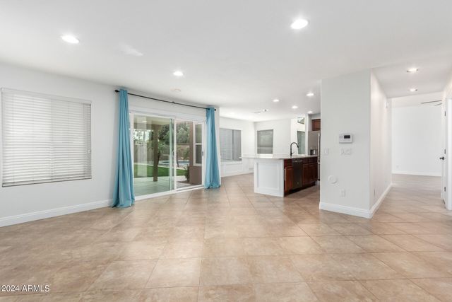 7217 W Crest Lane, Glendale, AZ 85310
