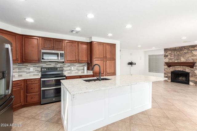 7217 W Crest Lane, Glendale, AZ 85310