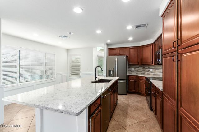7217 W Crest Lane, Glendale, AZ 85310