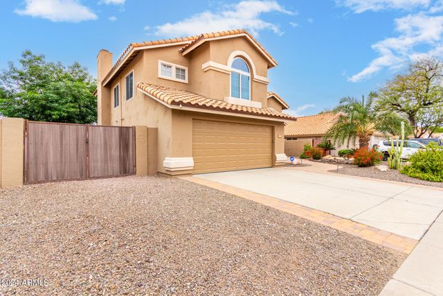 7217 W Crest Lane, Glendale, AZ 85310
