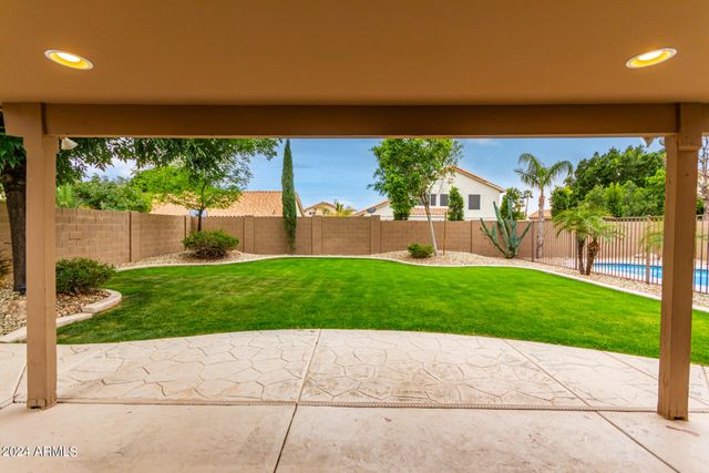 7217 W Crest Lane, Glendale, AZ 85310