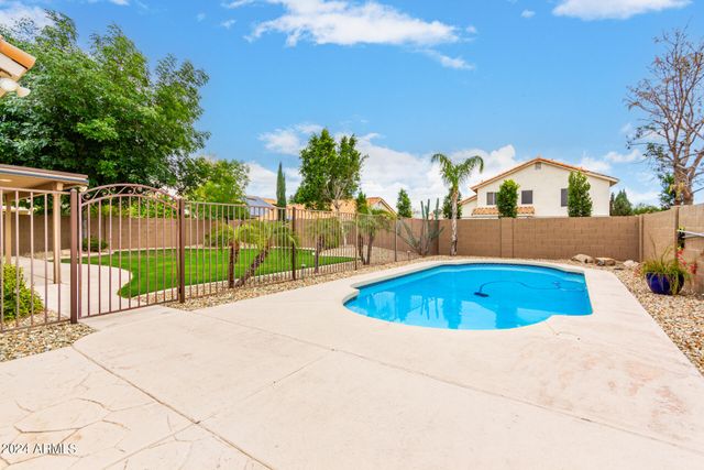 7217 W Crest Lane, Glendale, AZ 85310