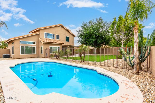7217 W Crest Lane, Glendale, AZ 85310