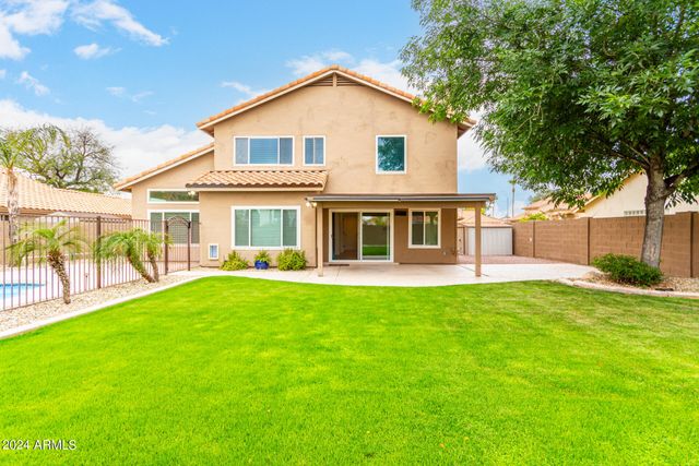 7217 W Crest Lane, Glendale, AZ 85310
