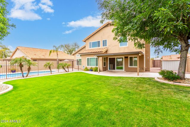 7217 W Crest Lane, Glendale, AZ 85310