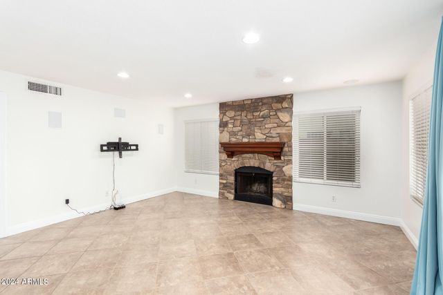 7217 W Crest Lane, Glendale, AZ 85310