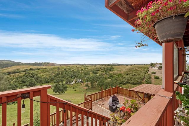 1111 Paradise Peak Rd, Valley Springs, CA 95252