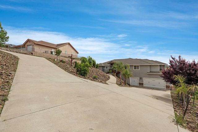 1111 Paradise Peak Rd, Valley Springs, CA 95252
