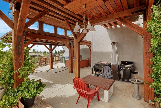 1111 Paradise Peak Rd, Valley Springs, CA 95252
