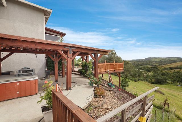 1111 Paradise Peak Rd, Valley Springs, CA 95252