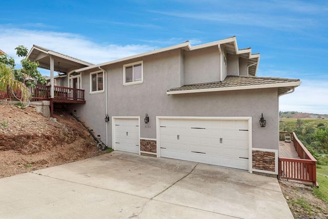 1111 Paradise Peak Rd, Valley Springs, CA 95252