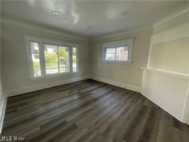 10404 South Boulevard, Cleveland, OH 44108