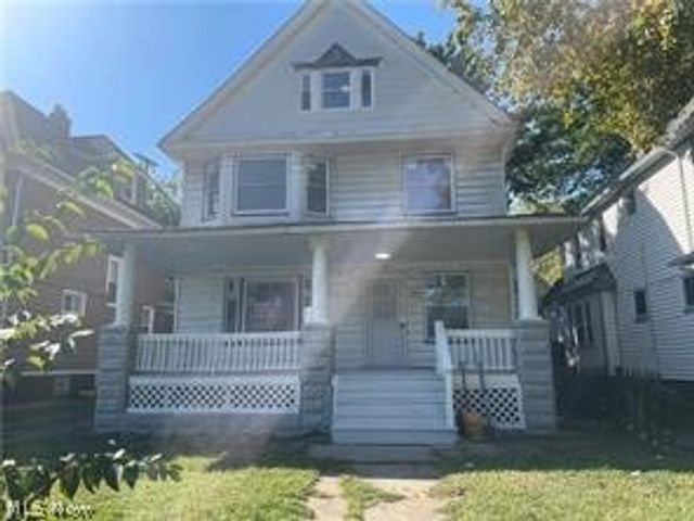 10404 South Boulevard, Cleveland, OH 44108