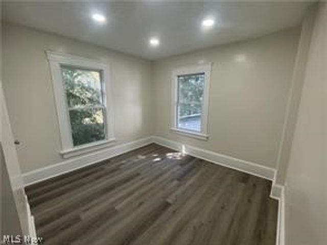 10404 South Boulevard, Cleveland, OH 44108