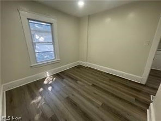 10404 South Boulevard, Cleveland, OH 44108