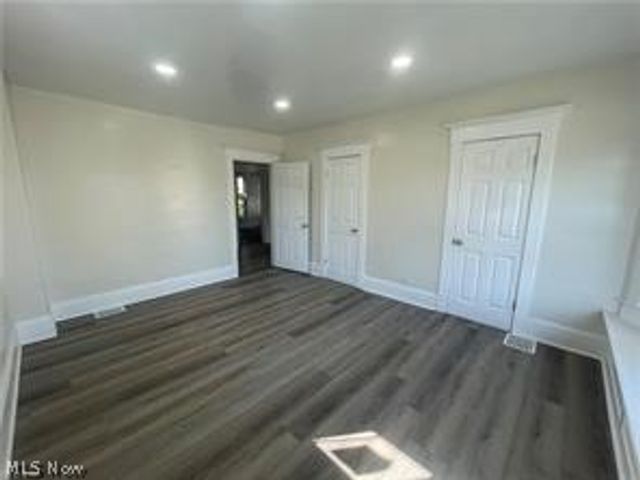 10404 South Boulevard, Cleveland, OH 44108