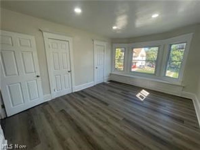 10404 South Boulevard, Cleveland, OH 44108