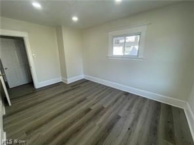 10404 South Boulevard, Cleveland, OH 44108