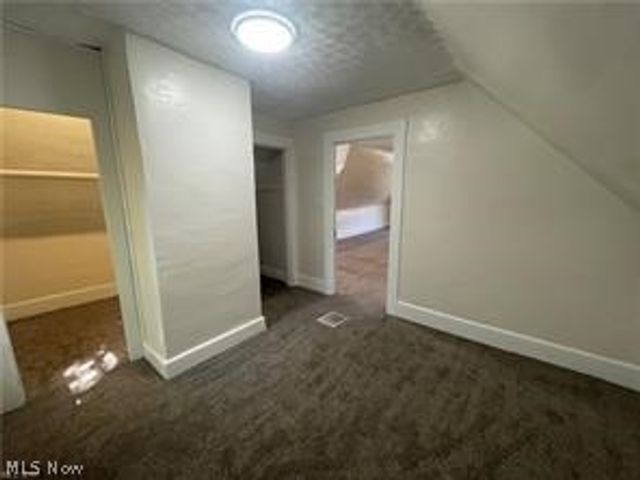 10404 South Boulevard, Cleveland, OH 44108