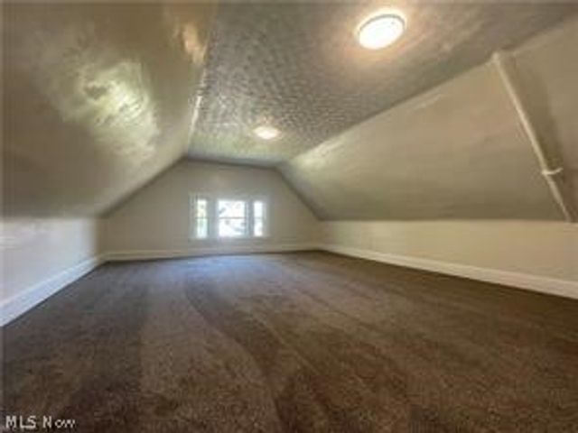 10404 South Boulevard, Cleveland, OH 44108