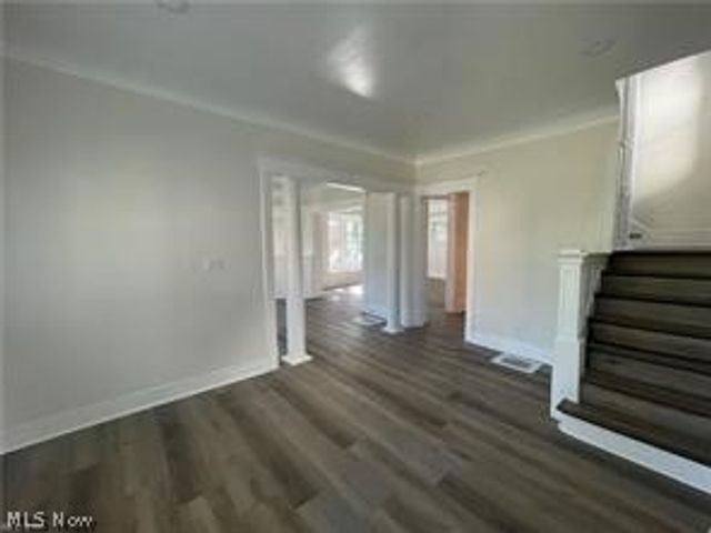 10404 South Boulevard, Cleveland, OH 44108