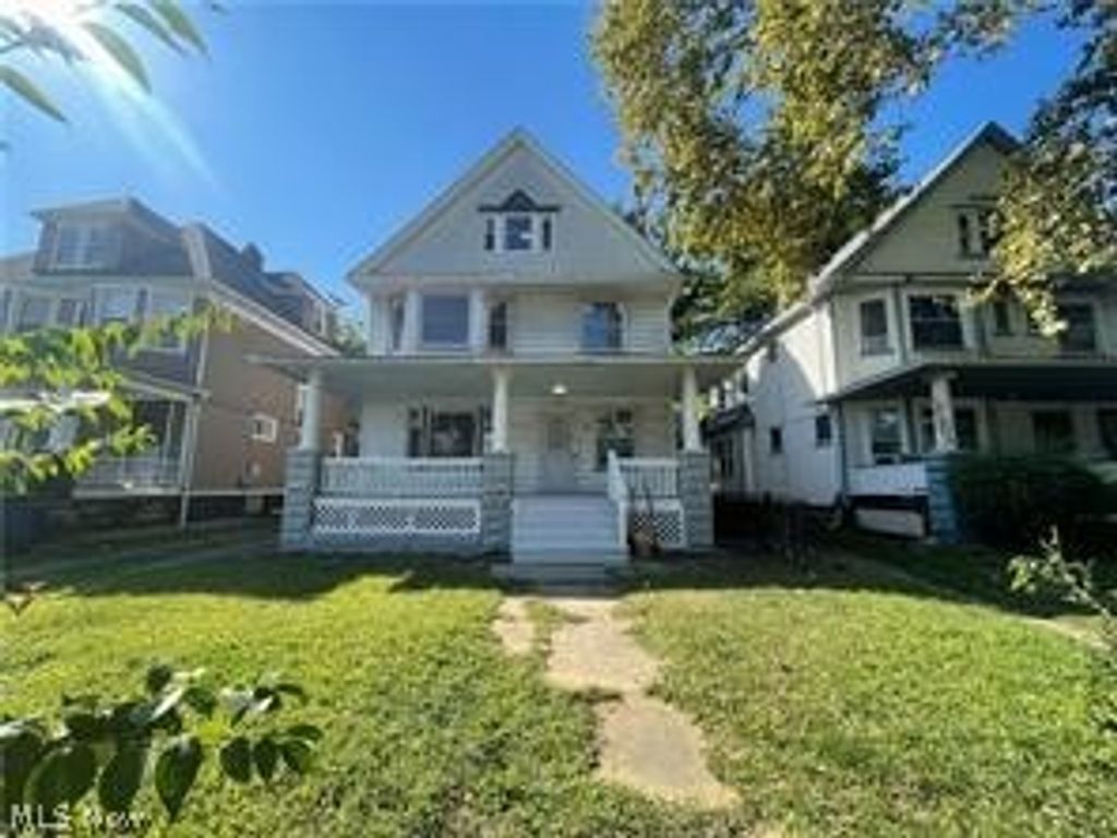10404 South Boulevard, Cleveland, OH 44108